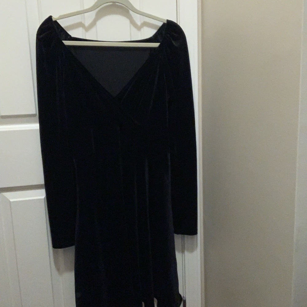 HALARA Black Bishop Sleeve V-Neck Cocktail Gown